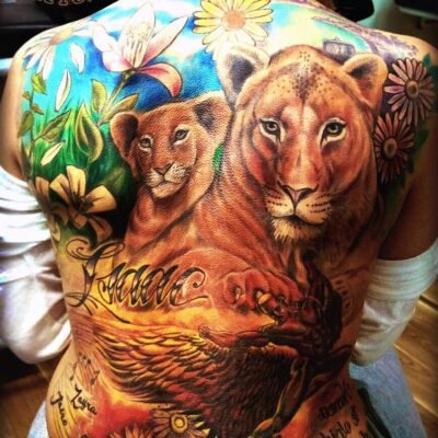espalda completa tattoo a color leona